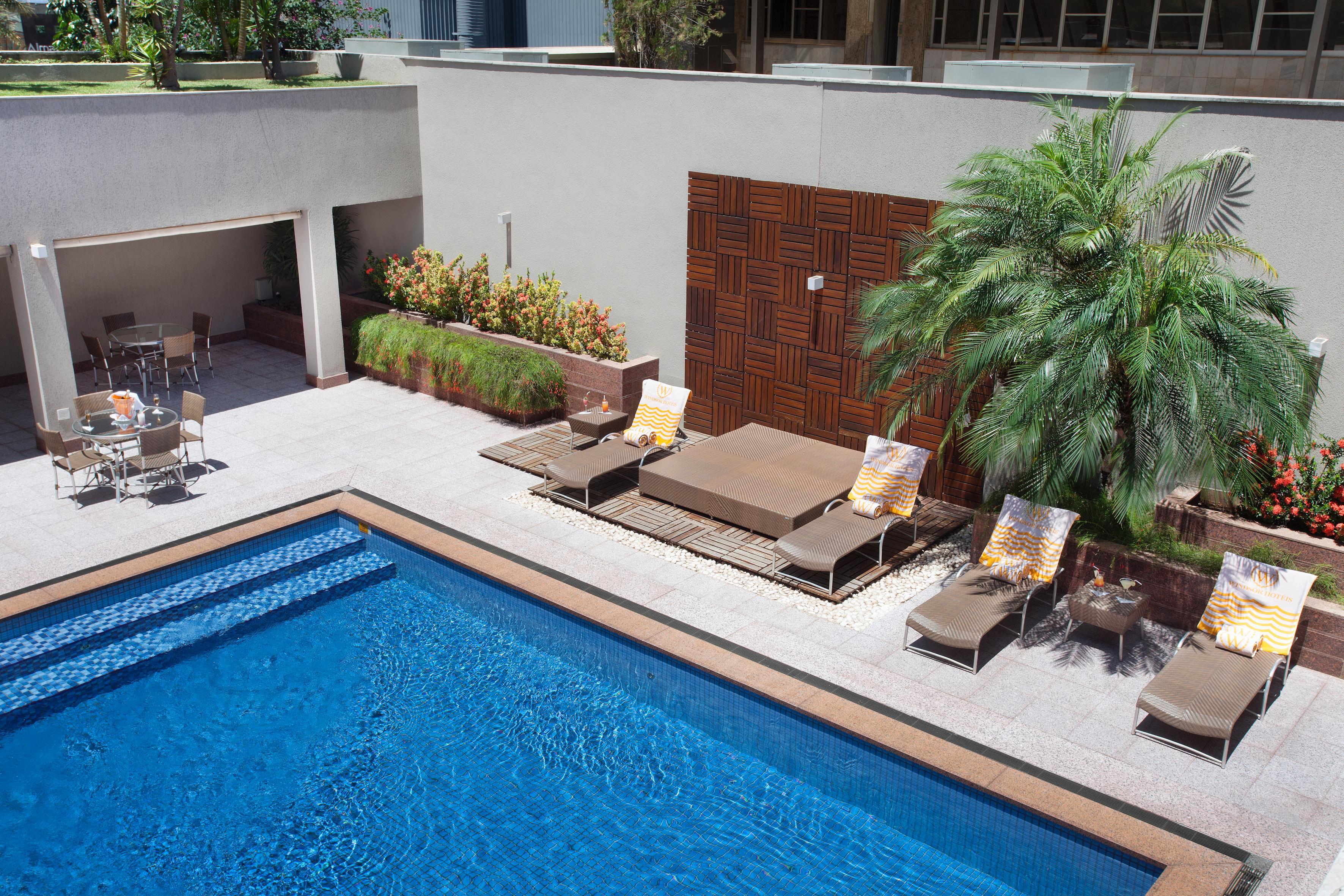 Hotel Windsor Plaza Brasilia Esterno foto The pool at the hotel